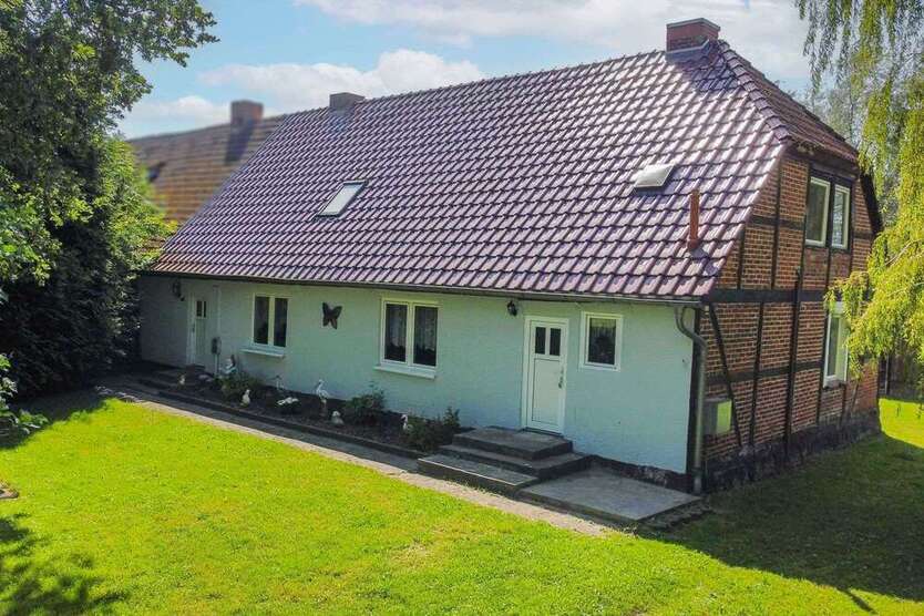 Haus zum Kaufen in Velgast 80.000 € 120.3 m²
