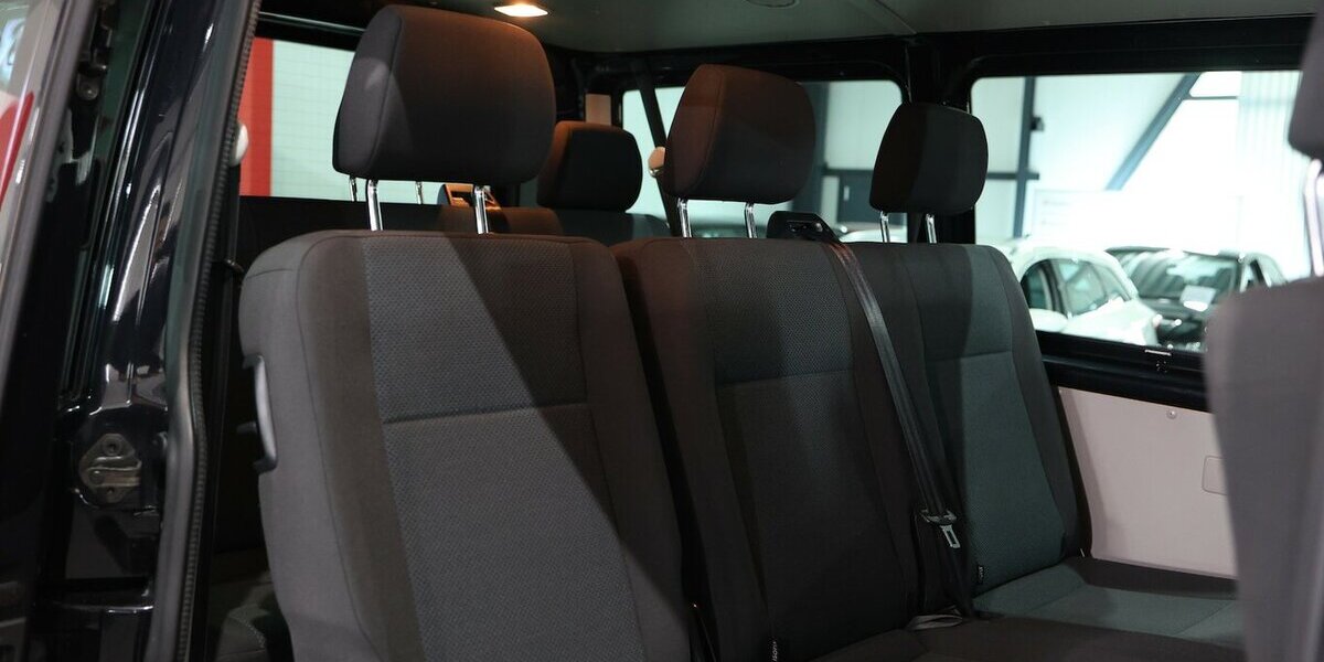 VW T6 Kombi TRANSPORTER 2.0 TDI / 9-SITZER / AHK 137.000 km 18.991 &euro; Hamm 59077