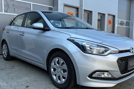 Hyundai i20 33.802 km 9.789 &euro; Willich 47877