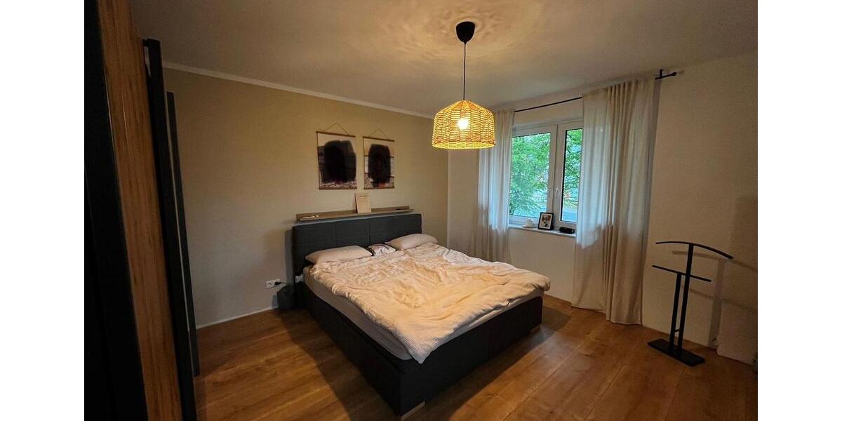 Etagenwohnung Lage - 4 Zimmer, 108 m&sup2;, 1.100&euro; | Angebot:26289105