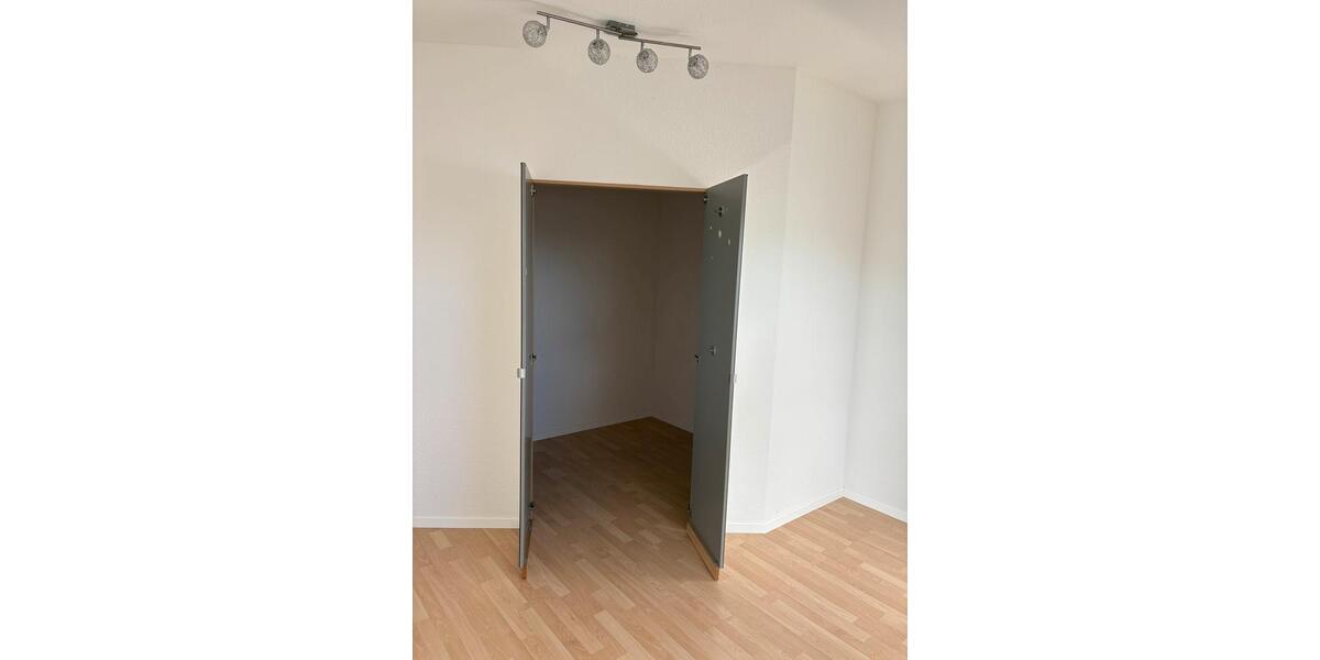 Dachgeschoßwohnung Hofheim am Taunus - 3.5 Zimmer, 68 m&sup2;, 1.300&euro; | Angebot:25520130