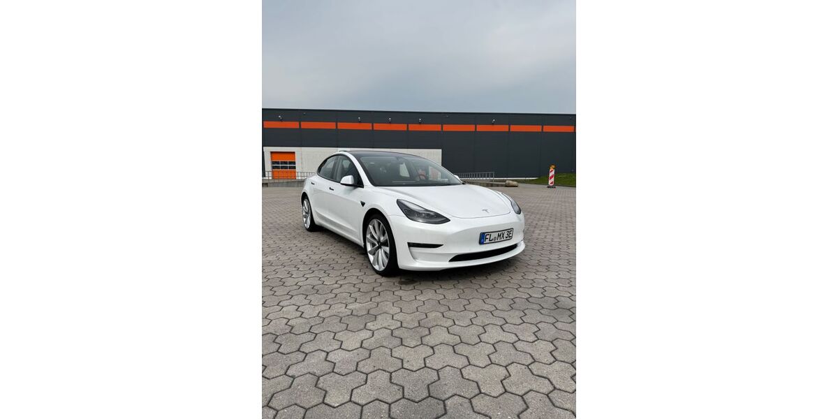 Tesla Model 3 99.857 km 25.600 &euro; Weesby 24994