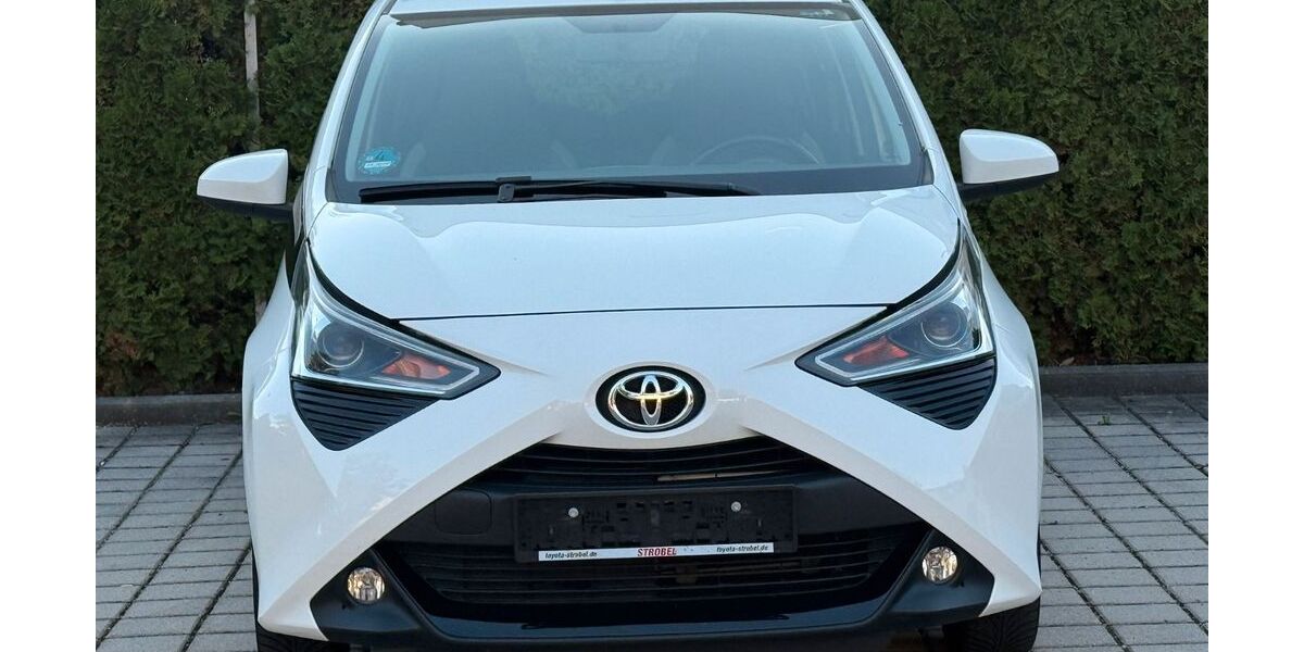 Toyota Aygo (X) 51.000 km 7.950 &euro; Kissing 86438