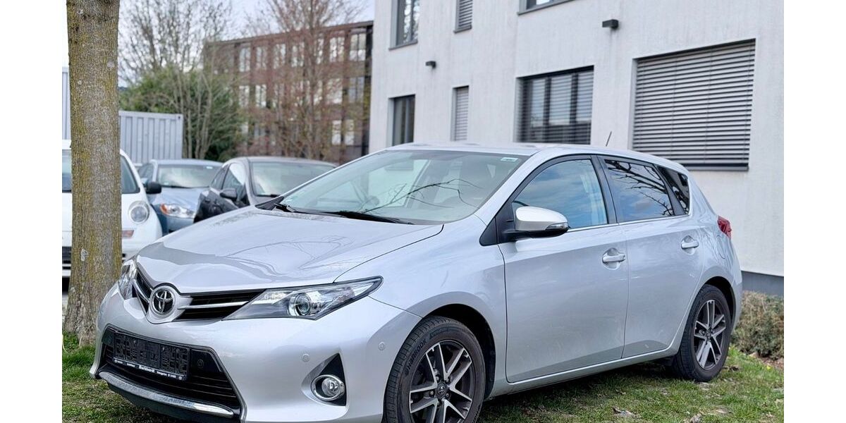 Toyota Auris 104.000 km 8.950 &euro; Friedrichshafen 88048