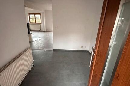 Großzügige 4-Zimmer-Erdgeschosswohnung mit Balkon 4 zimmer