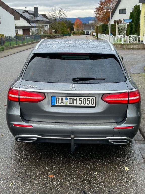 E 220