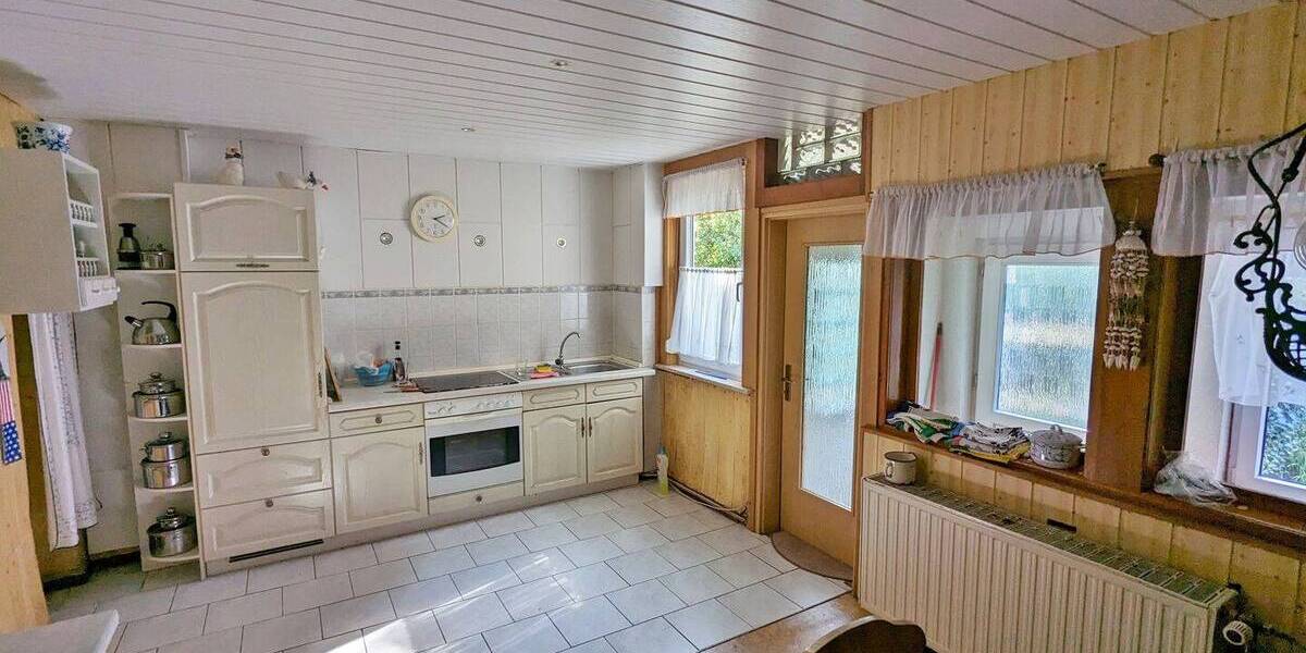 Doppelhaushälfte Hildburghausen Häselrieth - 5 Zimmer, 120 m&sup2;, 49.000&euro; | Angebot:25679321