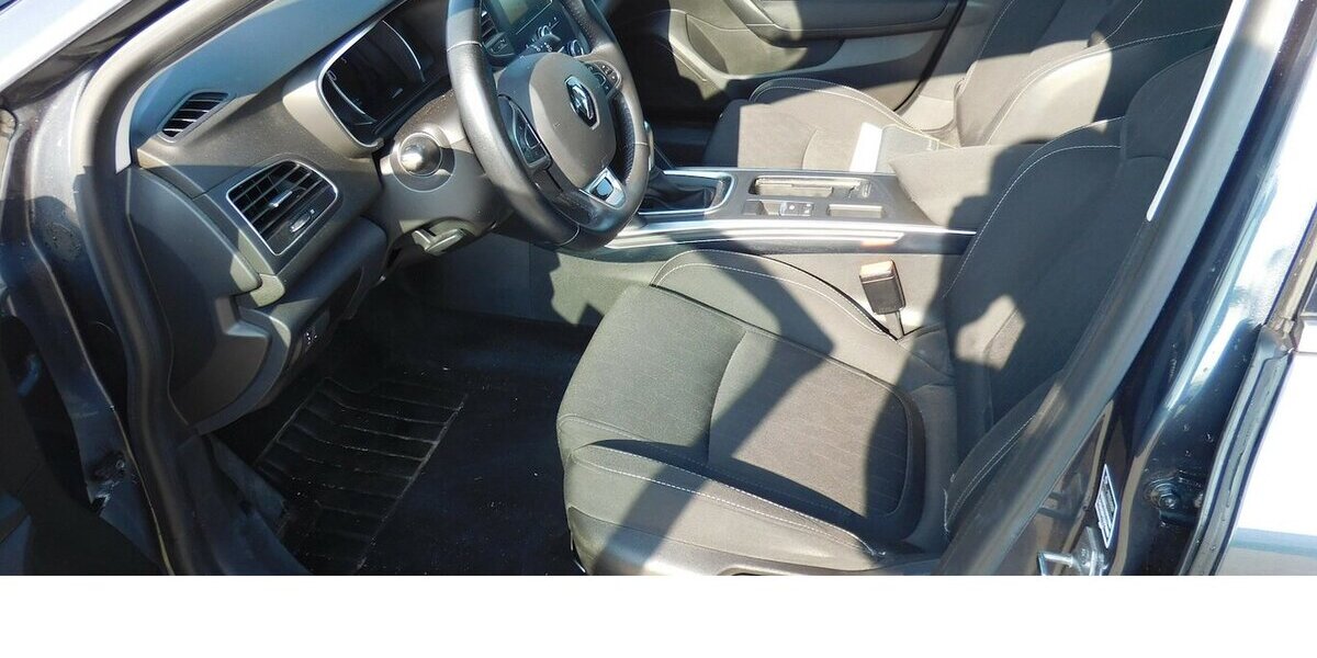 Renault Megane Limited Kombi 1.3 TSI DSG Klima Navi 66.900 km 10.990 &euro; Vordorf 38533