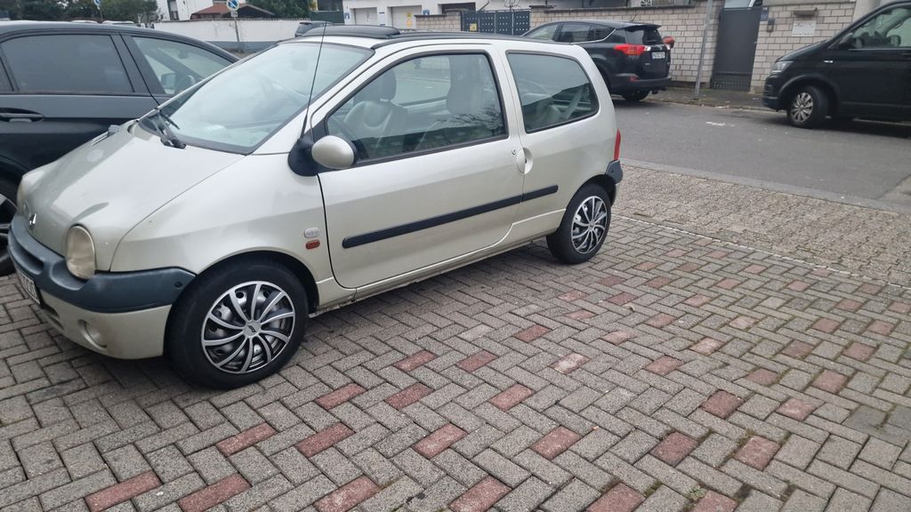 Renault Twingo 175.000 km 1.299 € Hanau 63456