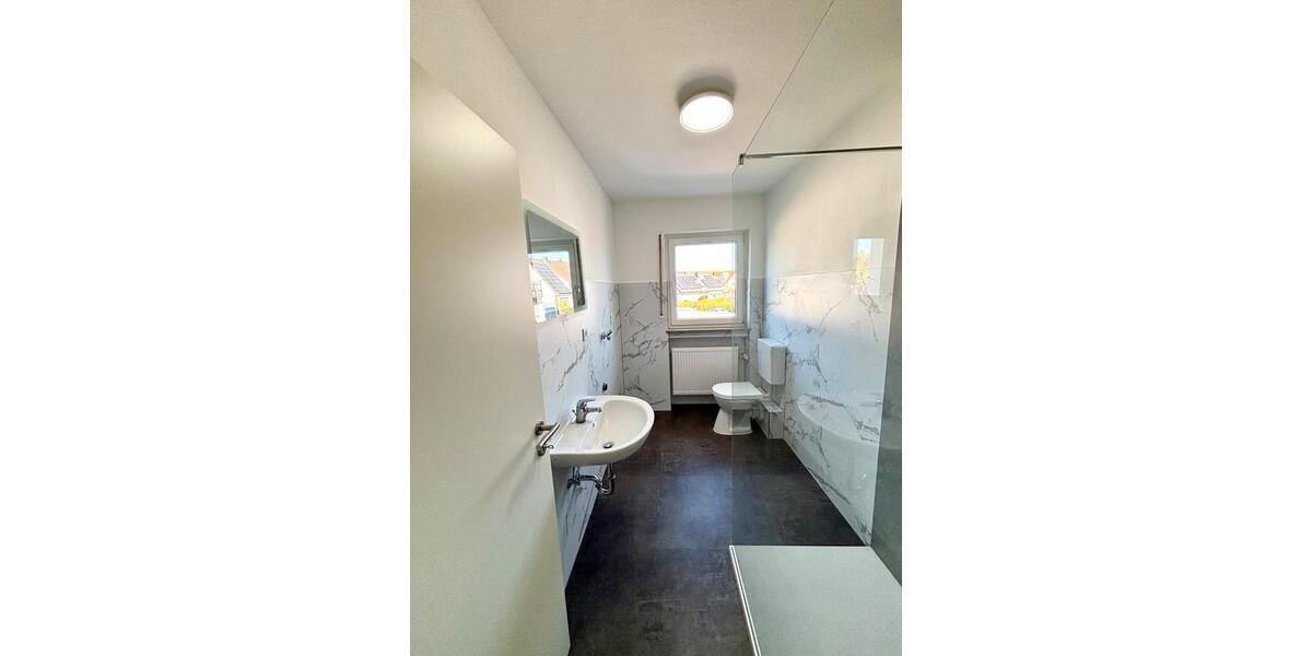 Etagenwohnung Petersberg - 3 Zimmer, 90 m&sup2;, 1.585&euro; | Angebot:26293213