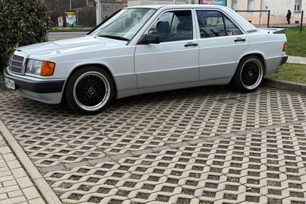 Mercedes-Benz 190 320.000 km 4.900 &euro; Elsteraue 06729
