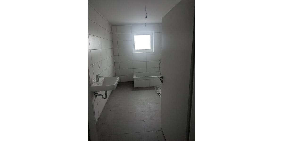 Etagenwohnung Nauheim - 5 Zimmer, 140 m&sup2;, 1.650&euro; | Angebot:25536017