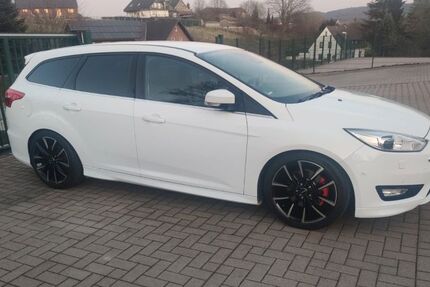 Ford Focus 22.000 km 12.000 &euro; Auetal 31749