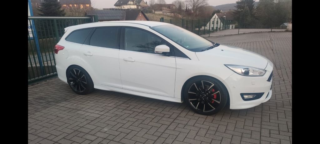 Ford Focus 22.000 km 12.300 &euro; Auetal 31749