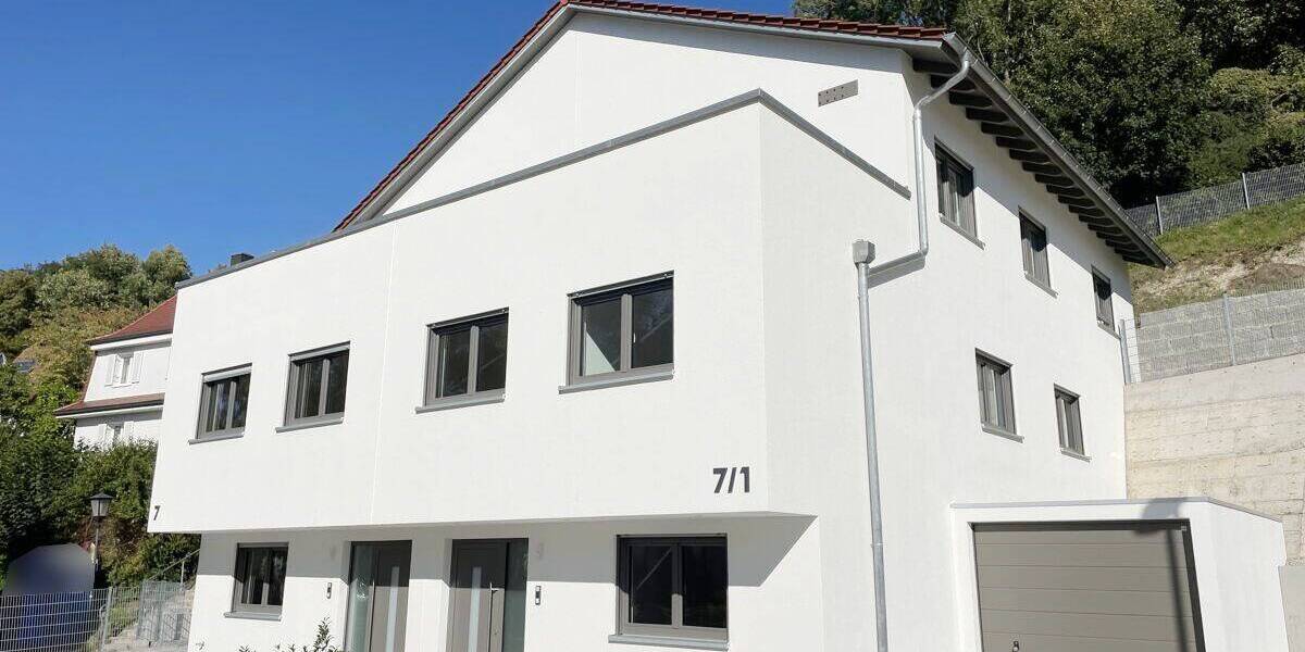 +++ Erstbezug +++ Großzügige Doppelhaushälfte mit Garage und Stellplatz in Illerkirchberg 5 zimmer