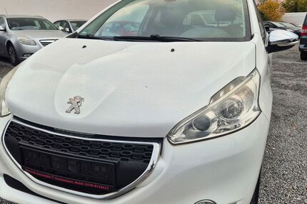 Peugeot 208 151.583 km 3.699 € Hockenheim 68766