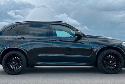 BMW X5 M50 233.000 km 20.899 € Regis-Breitingen 04565