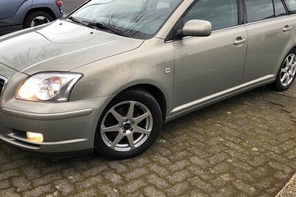 Toyota Avensis 148.564 km 2.799 &euro; Hanau 63450