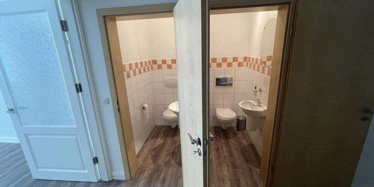 Hochwertige Lager-Produktionshalle, mit modernem und großem Betriebsleiterwohnhaus (provisionsfrei) zimmer