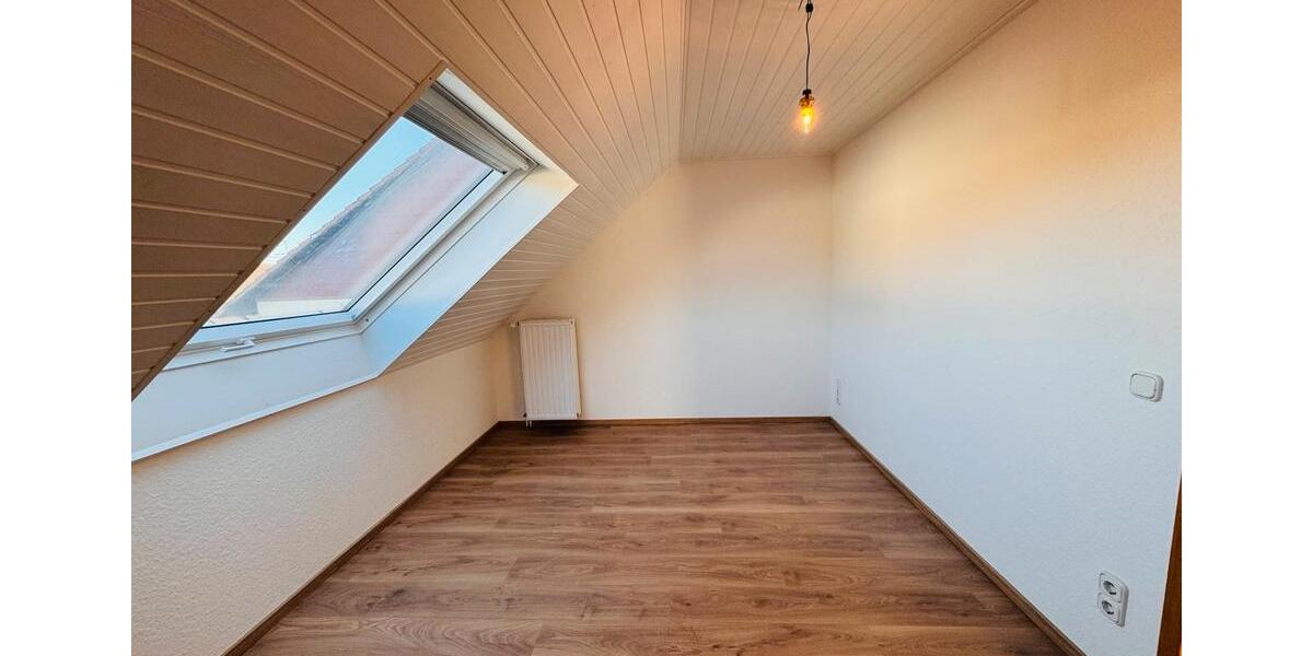 Dachgeschoßwohnung Ensdorf - 2 Zimmer, 60 m&sup2;, 600&euro; | Angebot:26398759