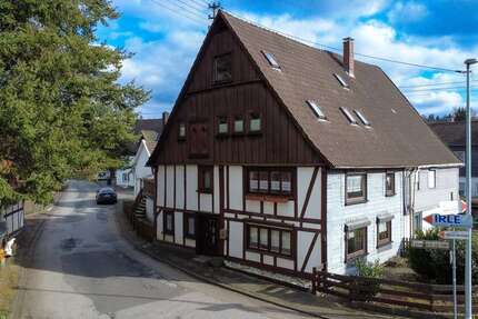 Haus Kreuztal - 8 Zimmer, 195 m&sup2;, 109.000&euro; | Angebot:25591887