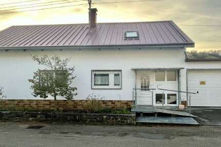 Haus zum Kaufen in Niederstetten-Vorbachzimmern 289.000 € 116 m² 8 zimmer