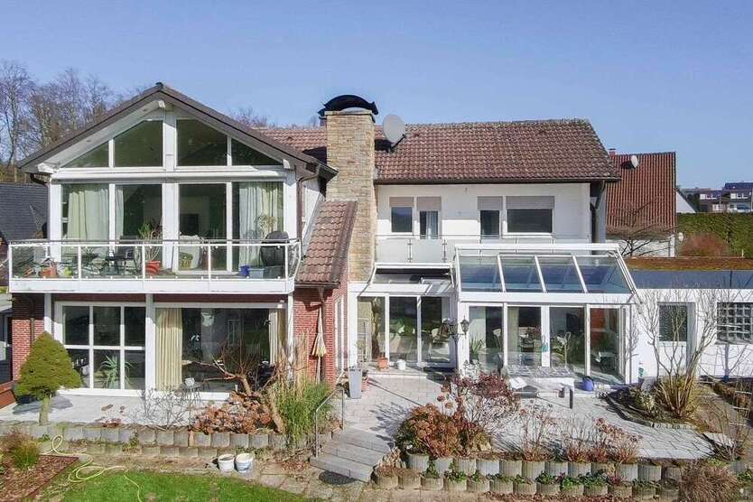 Haus zum Kaufen in Bielefeld 795.000 € 328.03 m²