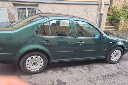 VW Bora 195.000 km 2.200 &euro; Würzburg 97084