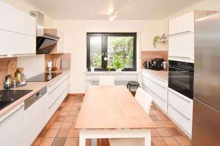 Haus Schloß Holte-Stukenbrock Stukenbrock - 9 Zimmer, 299 m&sup2;, 499.000&euro; | Angebot:27586544