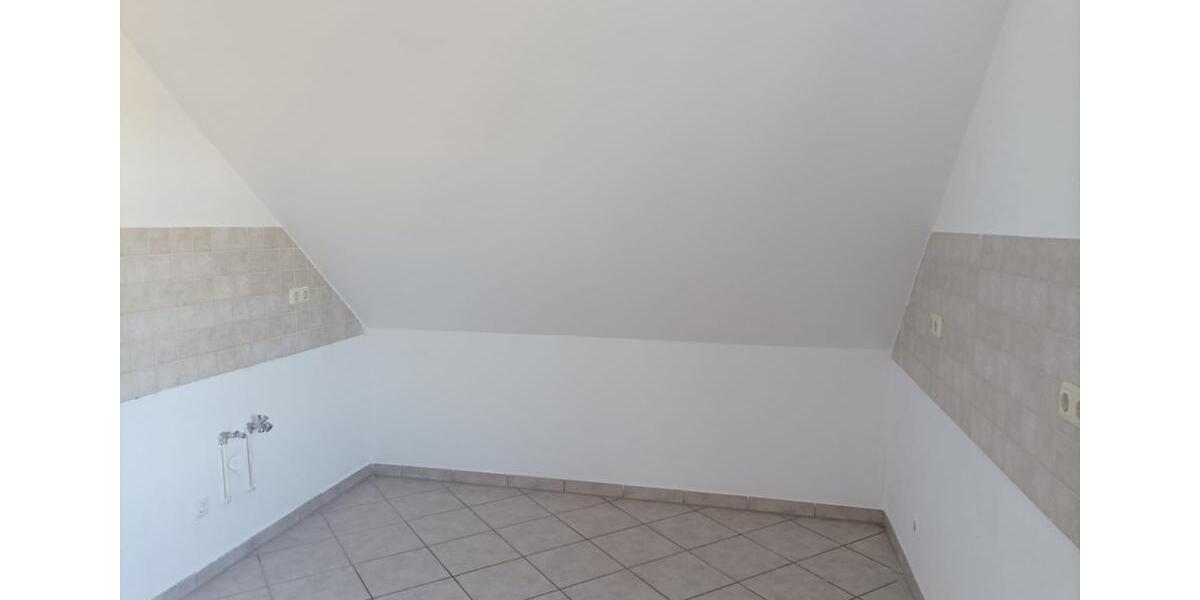 Dachgeschoßwohnung Teterow - 3 Zimmer, 80 m&sup2;, 438&euro; | Angebot:25343209