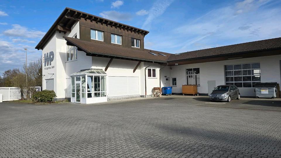Büro und Produktionshall