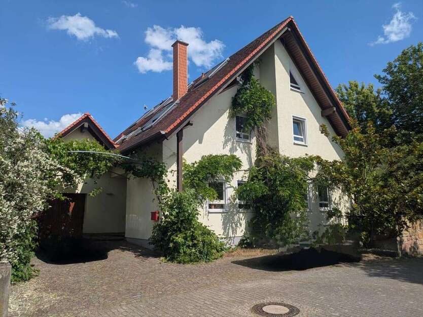 Haus zum Kaufen in Bornheim 1.400.000 € 290 m²