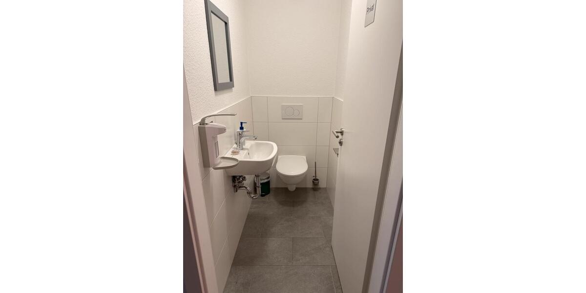 Wohnung auf ruhigem Grundstück zu vermieten 5 zimmer