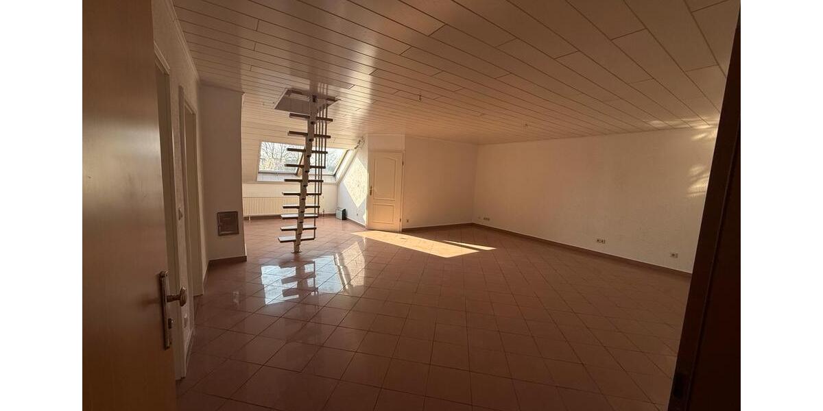 Etagenwohnung Karlsruhe Hagsfeld - 5 Zimmer, 110 m&sup2;, 1.500&euro; | Angebot:26161281