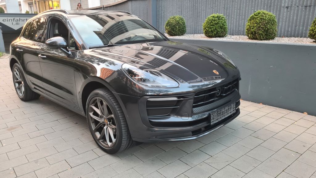 Porsche Macan 56.800 km 63.499 € München 80689