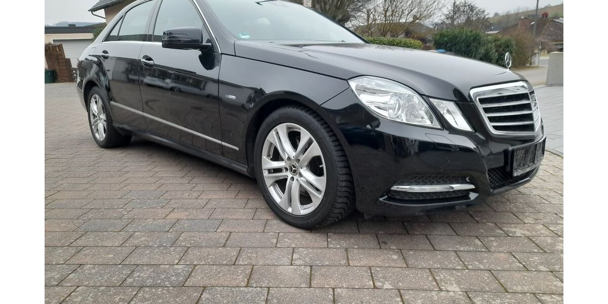 Mercedes-Benz E 300 200.000 km 12.220 &euro; Flacht 65558