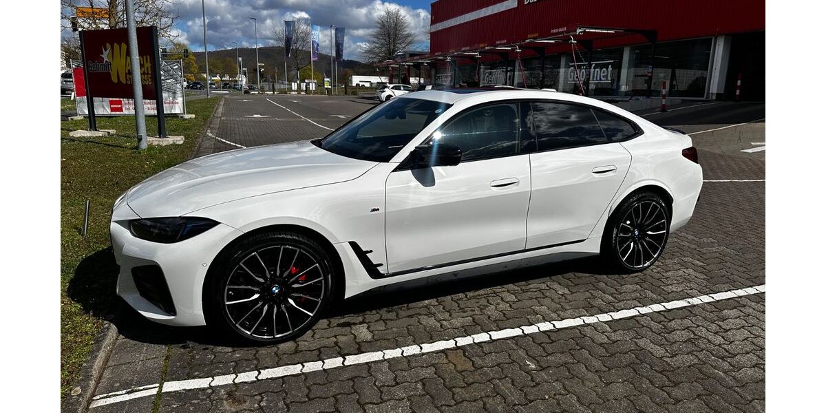 BMW i4 4.800 km 67.899 &euro; Kreuzwertheim 97892