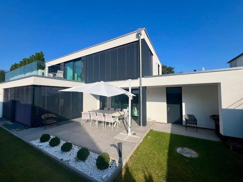Exquisite Hightech-Villa im Bauhaus-Stil am Stadtrand von Fürth