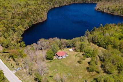 Traumhaftes Anwesen am eigenen See in KanadaNova Scotia zimmer