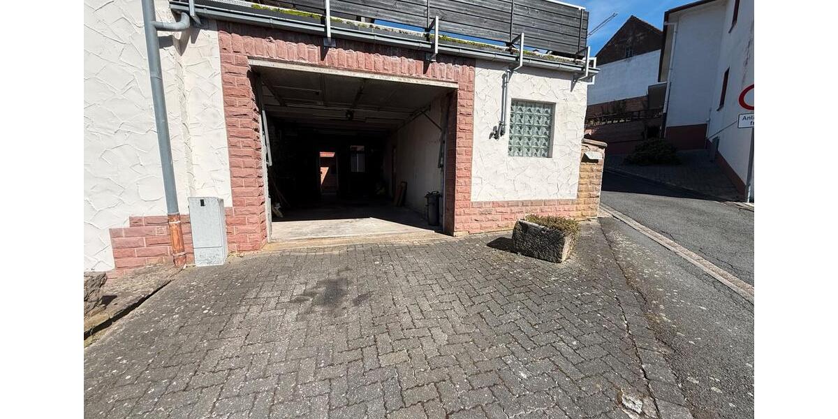 Einfamilienhaus Steinau an der Straße - 14 Zimmer, 300 m&sup2;, 300.000&euro; | Angebot:26084319