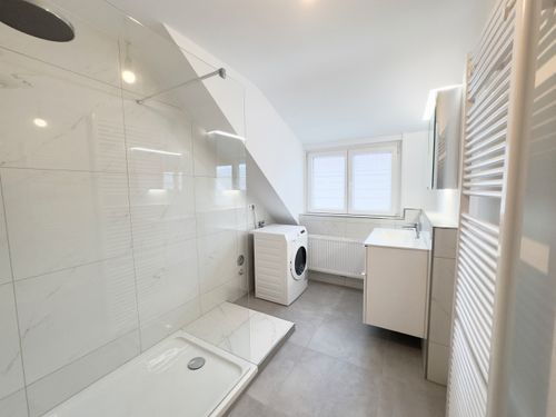 Dachgeschoßwohnung Stuttgart Bad Cannstatt - 3 Zimmer, 75 m&sup2;, 1.200&euro; | Angebot:26355327