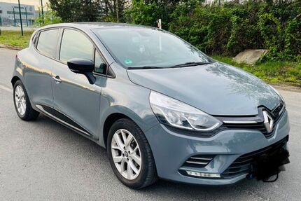Renault Clio 77.000 km 9.100 &euro; Frankfurt am main 60435