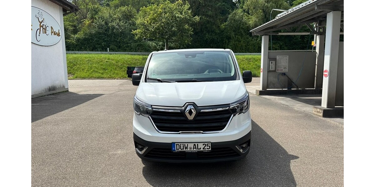 Renault Trafic Kasten 5.700 km 32.900 € Kämpfelbach 75236