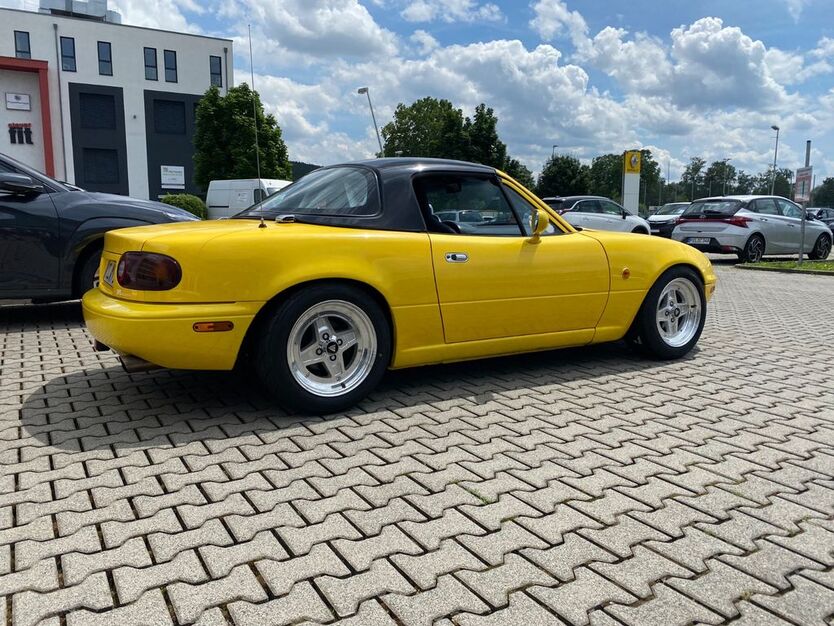 Mazda MX-5 173.000 km 15.999 € Obernburg 63785