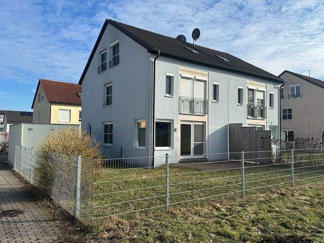 Doppelhaushälfte Weiden Rehbühl - 6 Zimmer, 136 m&sup2;, 1.350&euro; | Angebot:25663734
