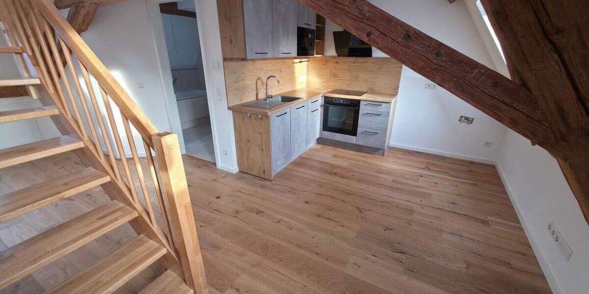 Galerie 2-Raum Wohnung, Einbauküche, Stellplatz 4 zimmer