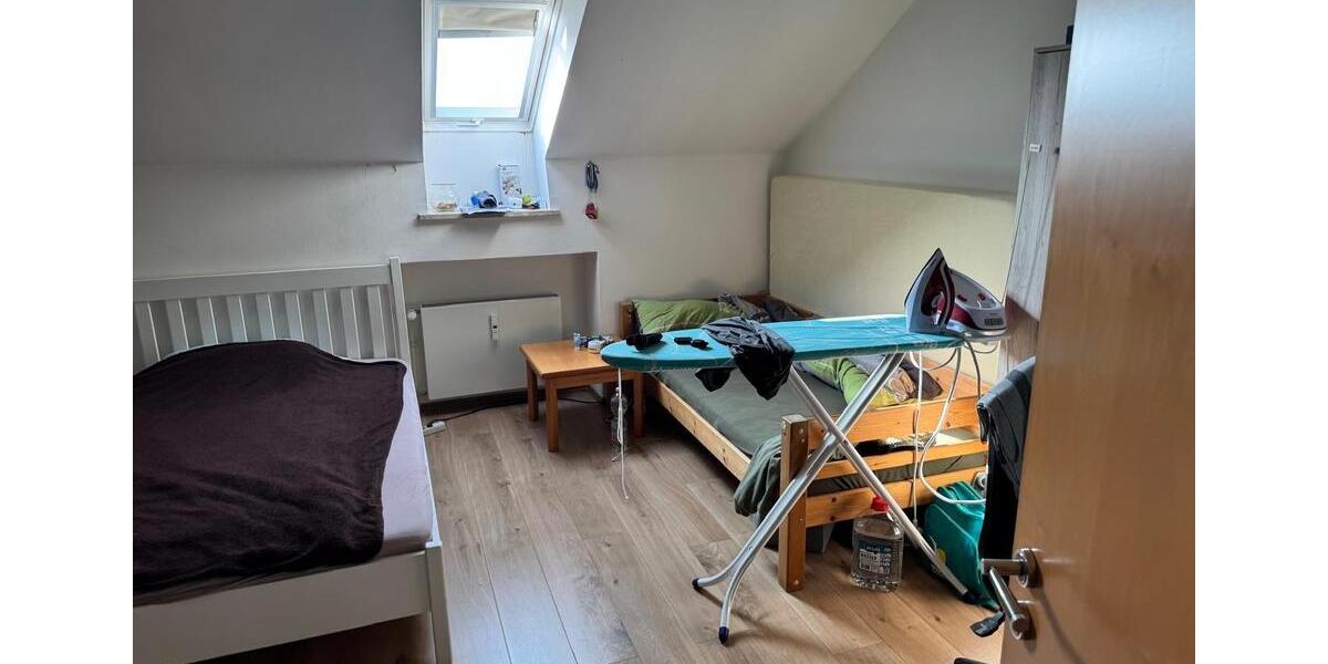 Dachgeschoßwohnung Wenzenbach - 3 Zimmer, 90 m&sup2;, 900&euro; | Angebot:25509692