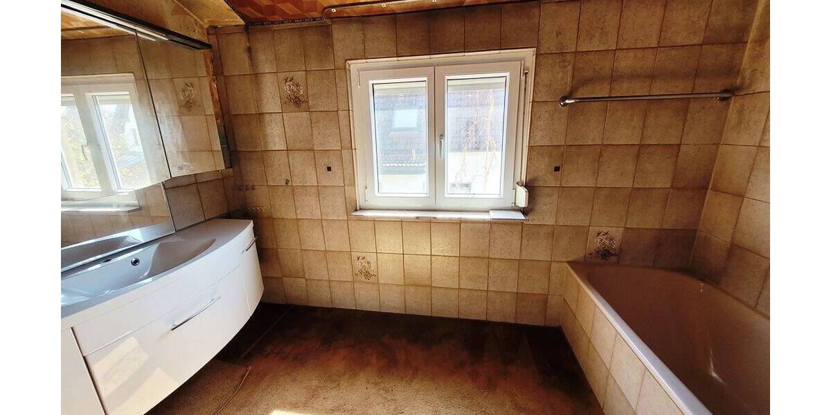 Mehrfamilienhaus, Wohnhaus Waiblingen Hegnach - 400.000&euro; | Angebot:26258665