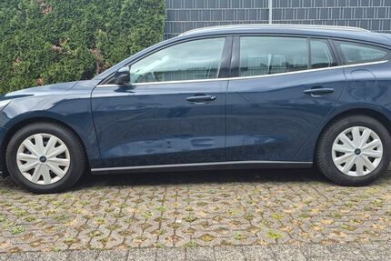 Ford Focus 120.000 km 8.300 &euro; Stuttgart 70439