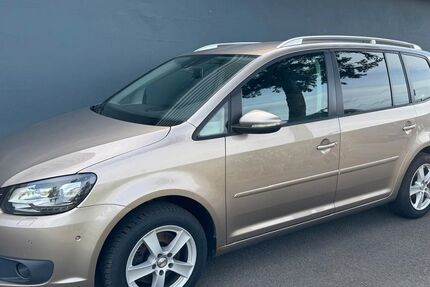 VW Touran 104.885 km 8.500 &euro; Langenwetzendorf 07957